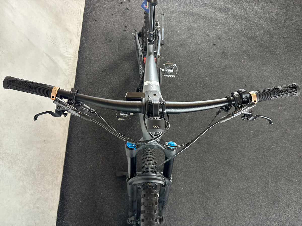 Bifoco — cockpit_von_vorne
