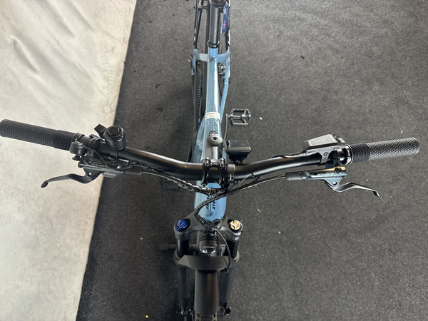 Stevens E-8X Tour Plus