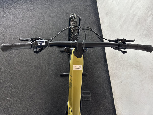 Cube Stereo Hybrid ONE22 Race 800