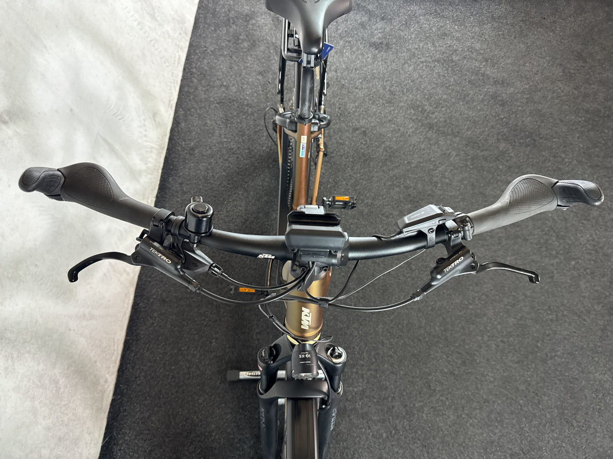 Bifoco — cockpit_von_vorne