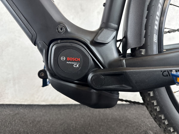 CUBE Reaction Hybrid Race 800