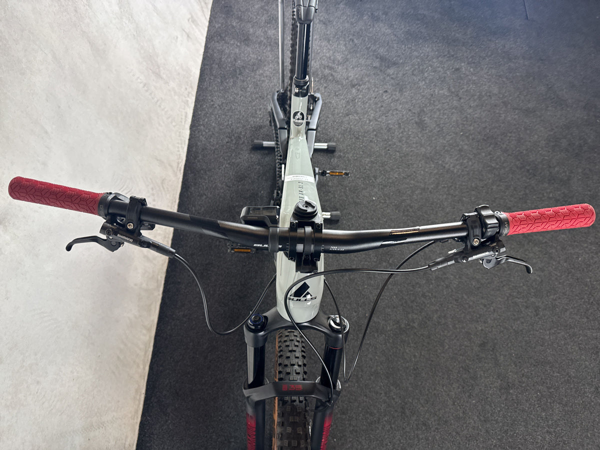 Bifoco — cockpit_von_vorne