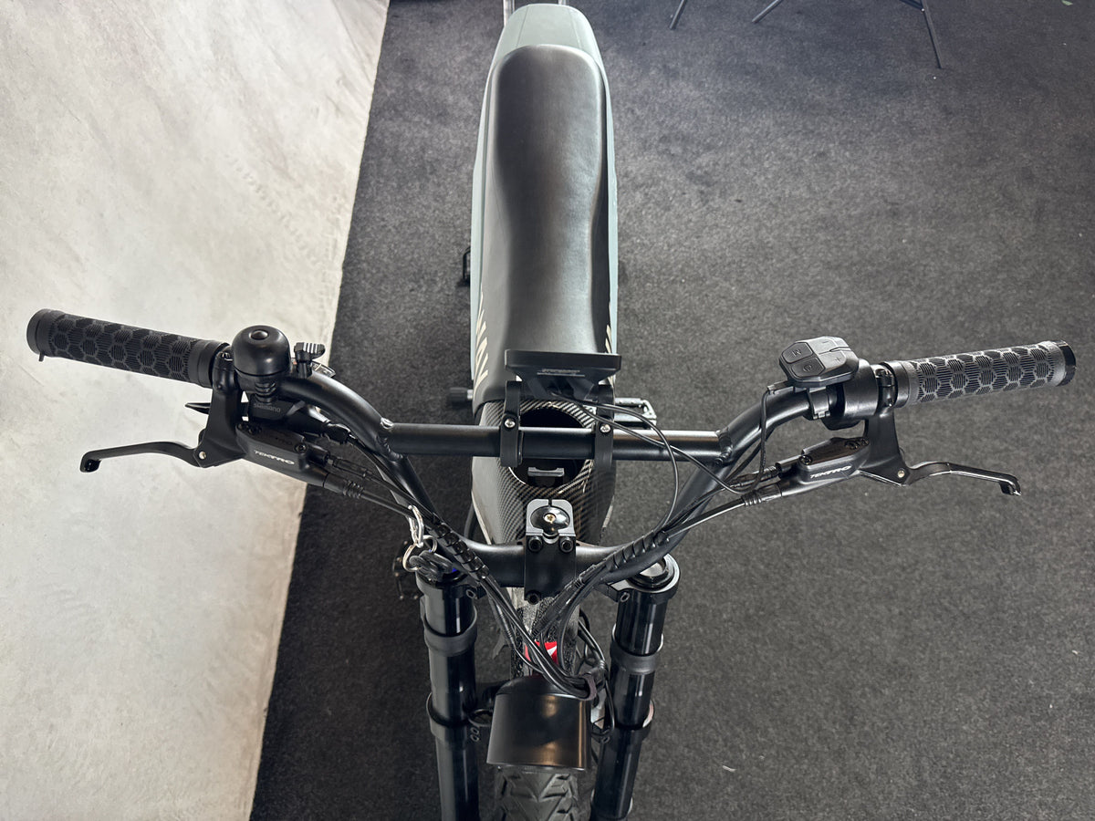 Bifoco — cockpit_von_vorne