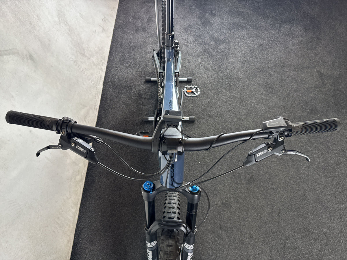 Bifoco — cockpit_von_vorne
