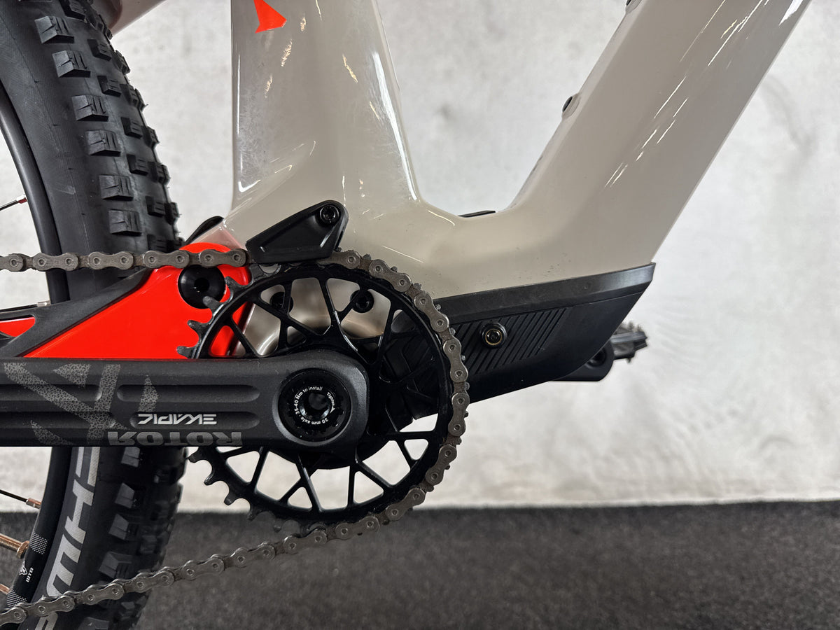 Bifoco — motor_rechts
