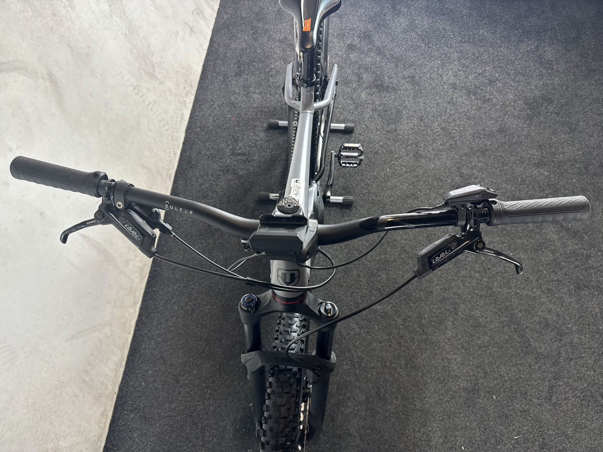 Bifoco — cockpit_von_vorne