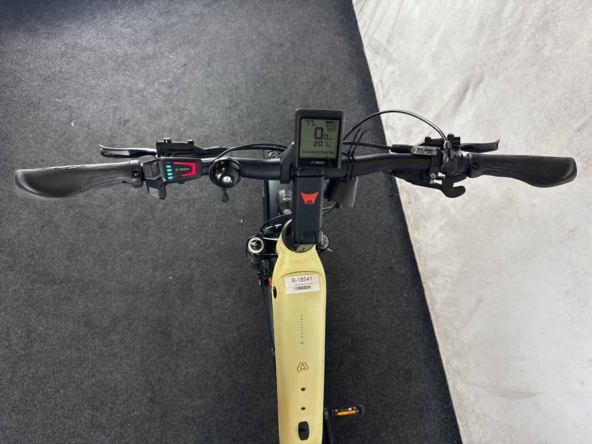 Axess Rotation 27,5 Wave gebraucht – Cockpit aus Fahrersicht