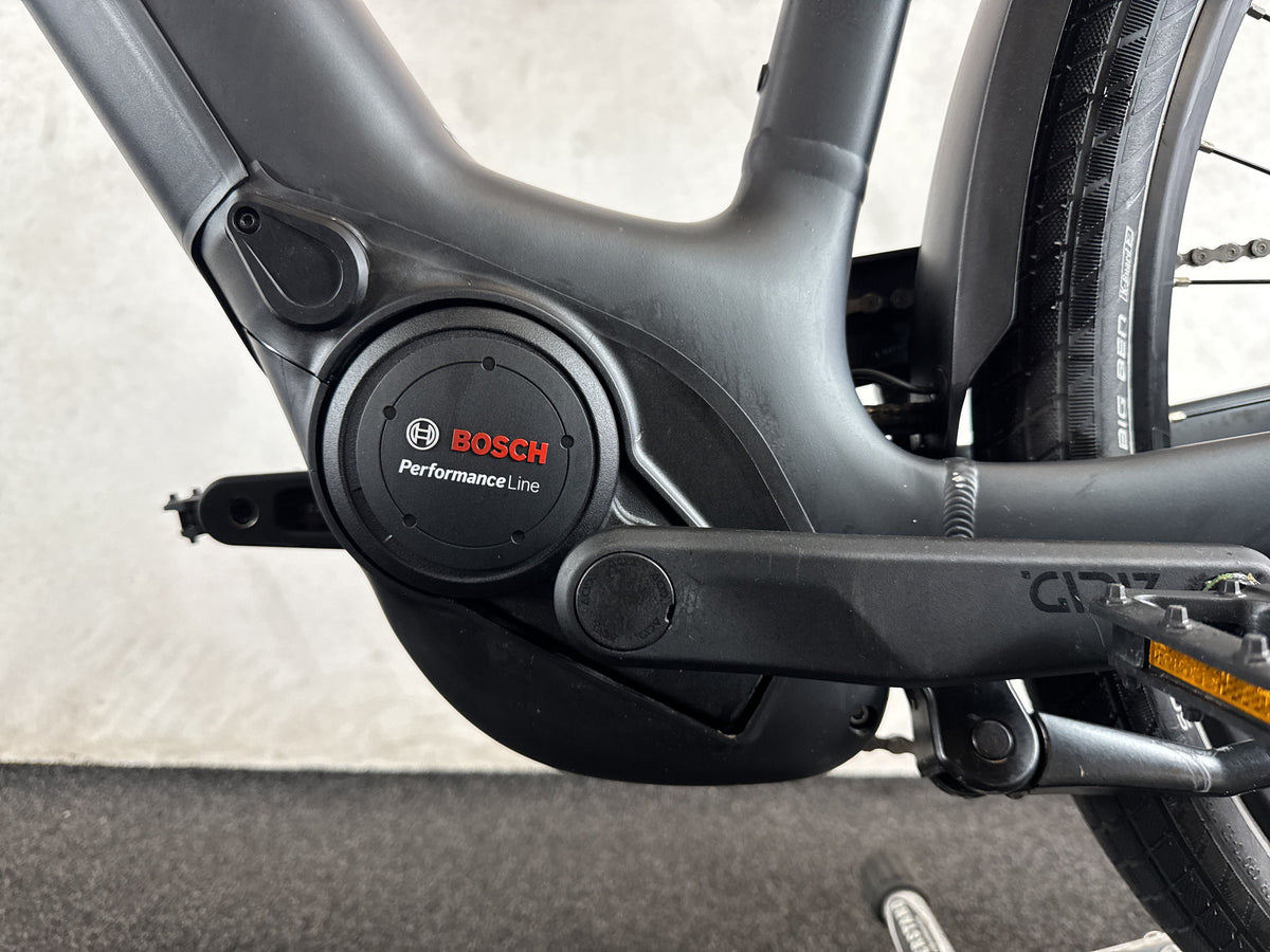 CUBE Touring Hybrid ONE 500 gebraucht – Motor von links