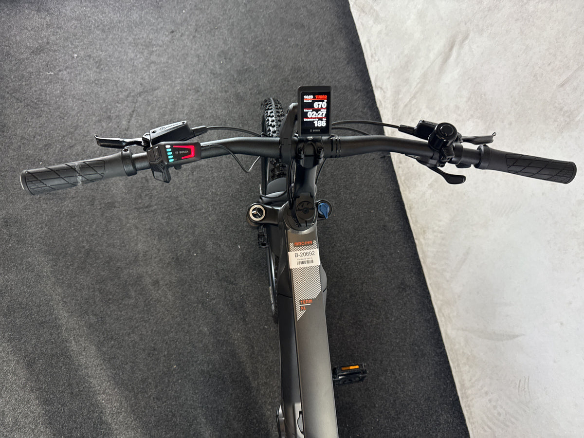 KTM Macina Team XL gebraucht – Cockpit aus Fahrersicht