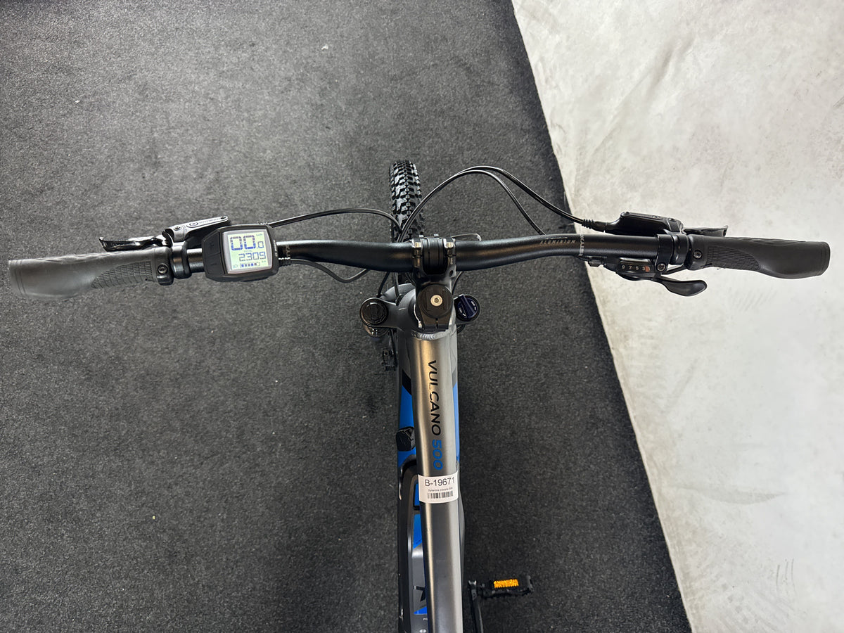Dynamics Vulcano 500 gebraucht – Cockpit aus Fahrersicht