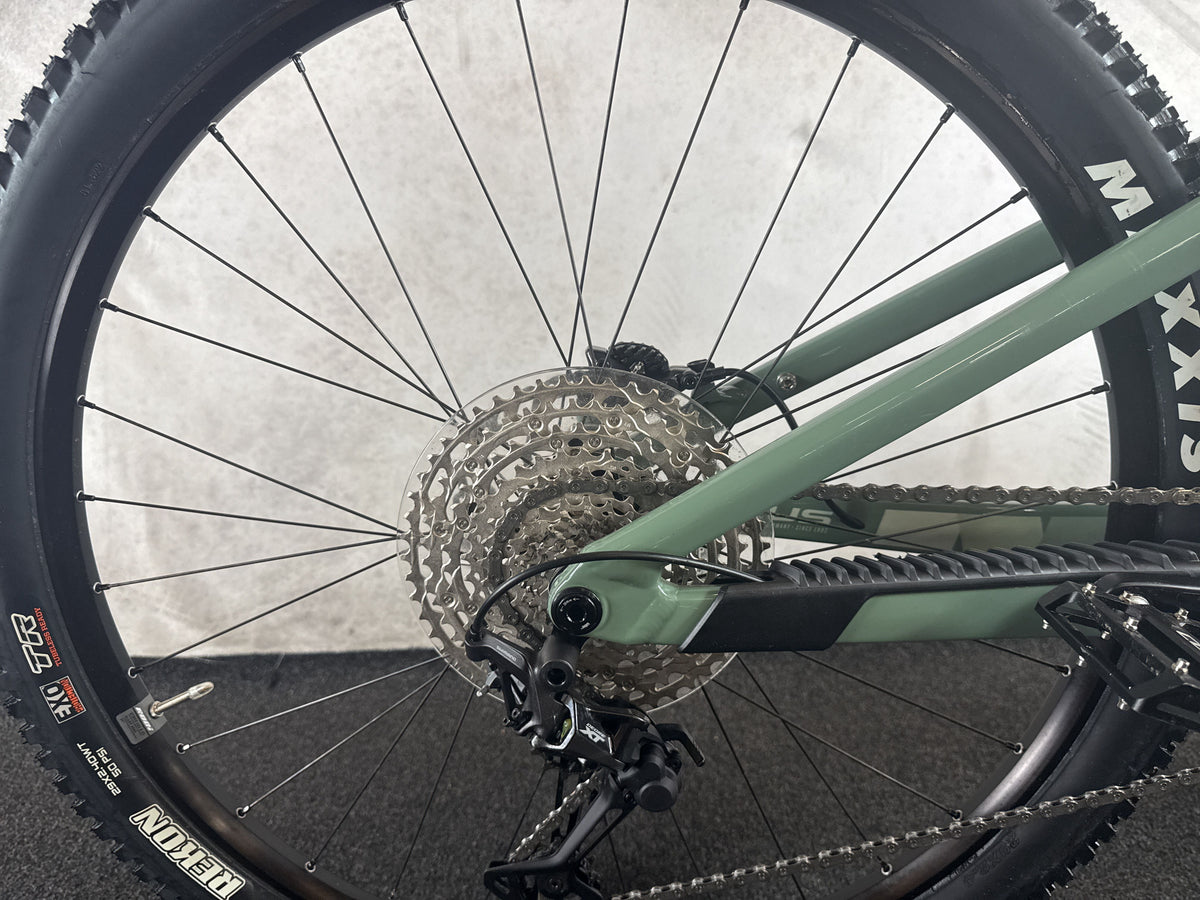 Focus Thron 6.9 gebraucht – Hinterradnabe und Schaltung
