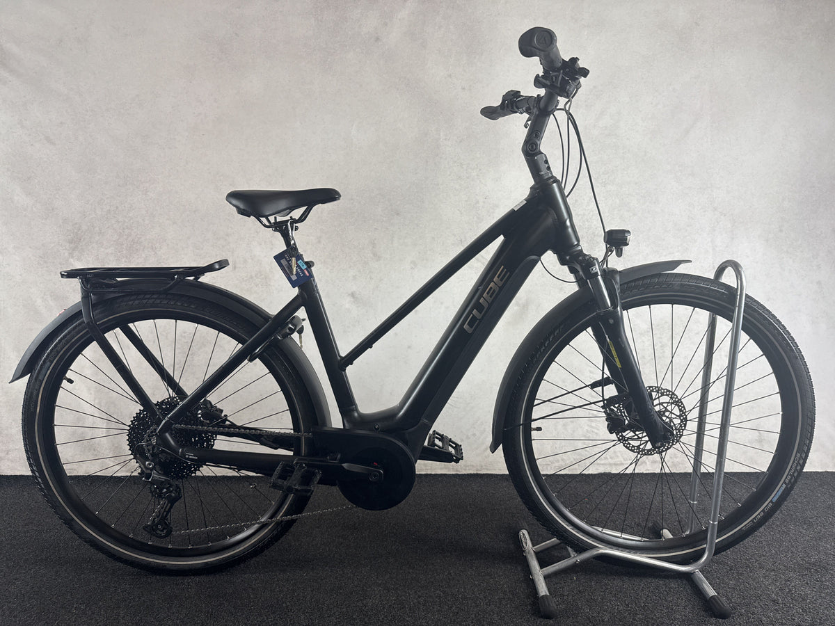CUBE Touring Hybrid Pro 625 gebraucht – Seitenansicht rechts