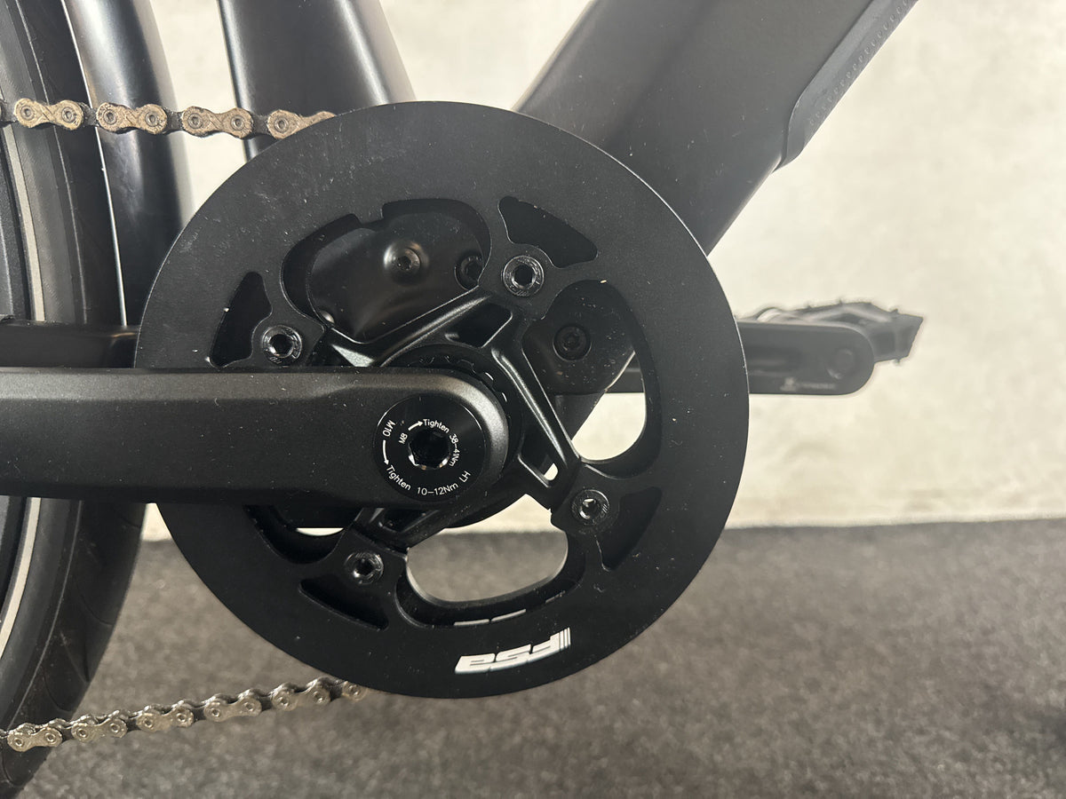 Riese & Müller UBN 5 Touring gebraucht – Motor von rechts