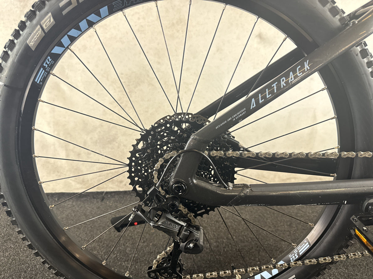 Haibike AllTrack 5 gebraucht – Hinterradnabe und Schaltung