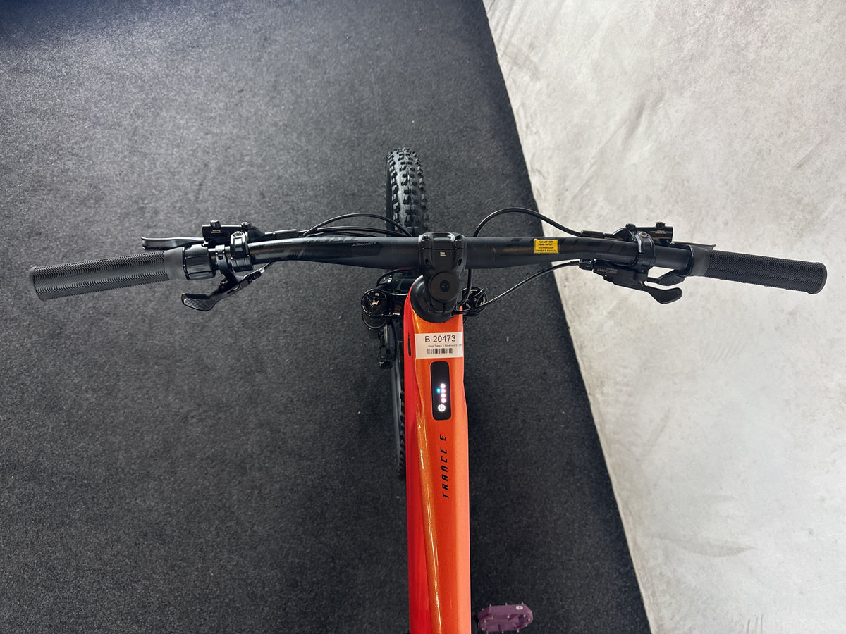 Giant Trance X Advanced E+ Elite 3 gebraucht – Cockpit aus Fahrersicht