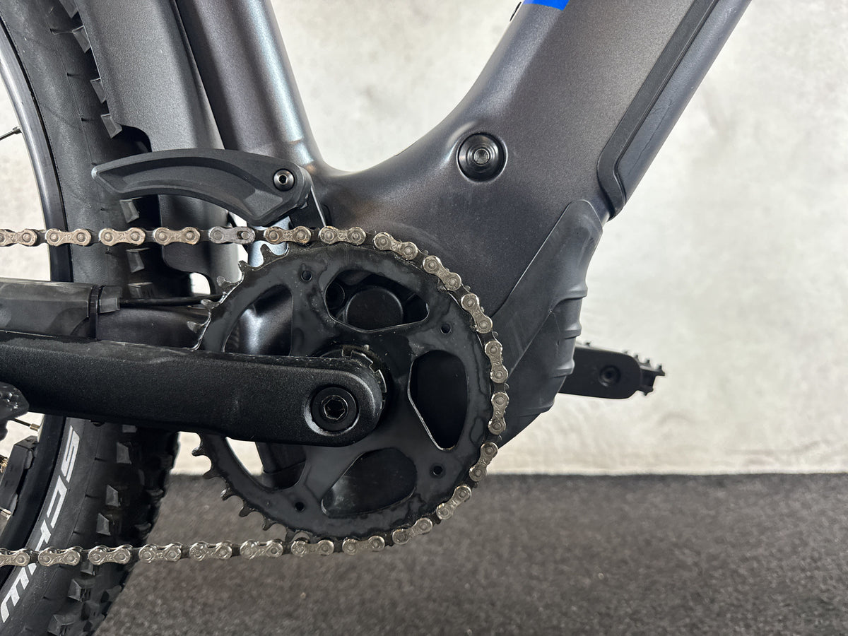 CUBE Reaction Hybrid Pro 800 Allroad gebraucht – Motor von rechts