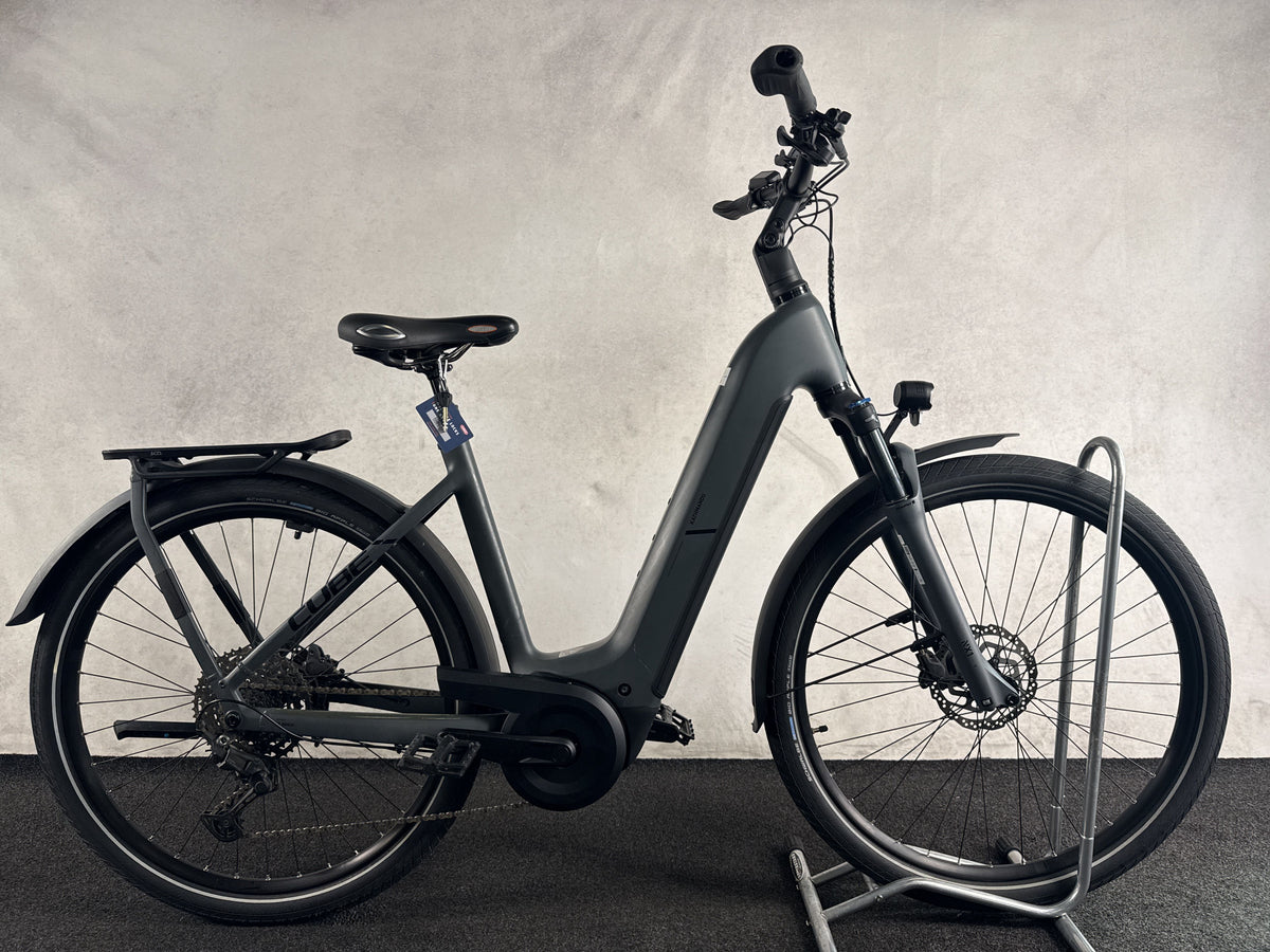 Cube Kathmandu Hybrid ONE 800 shadowgrey'n'black gebraucht – Seitenansicht rechts