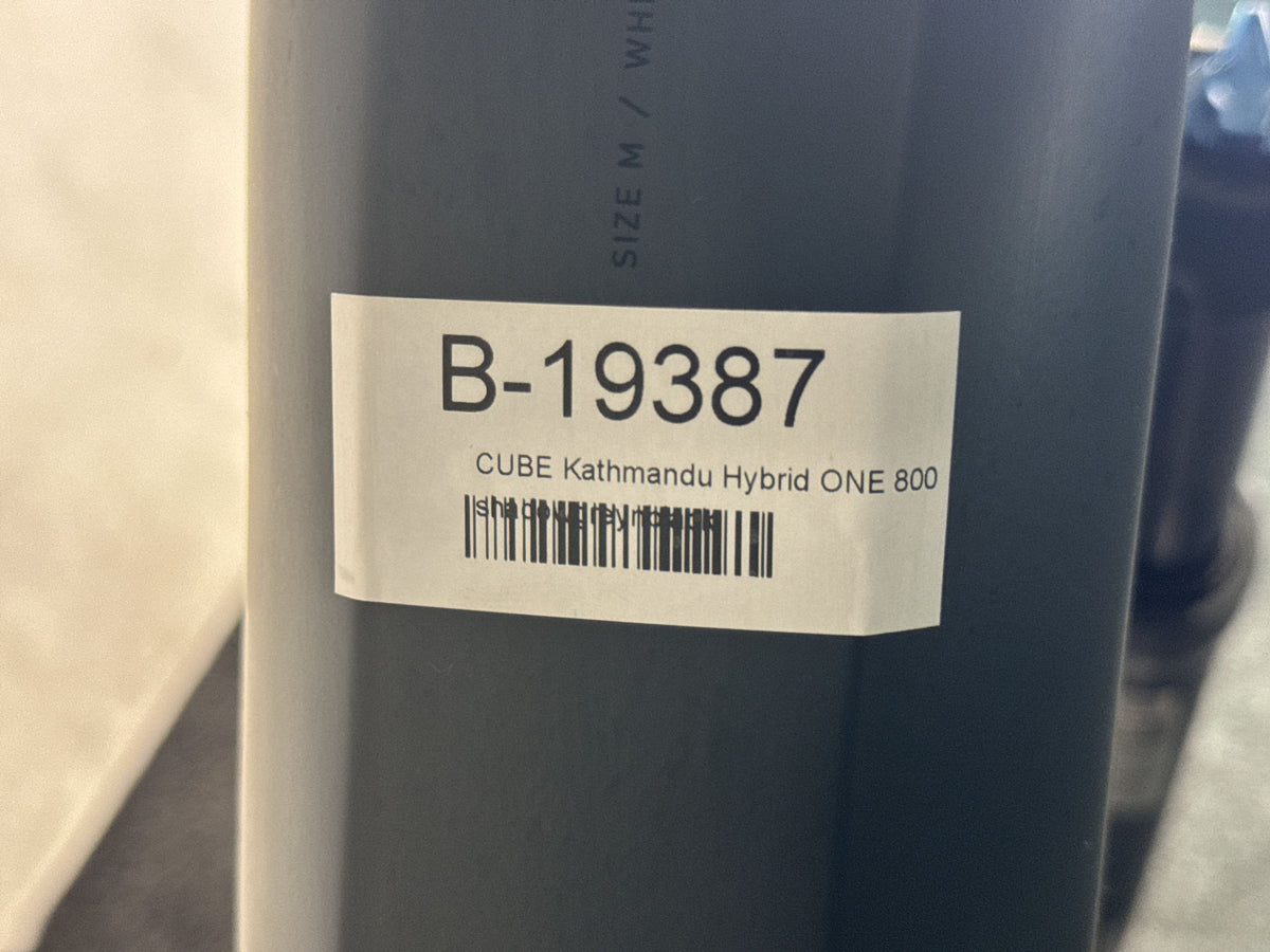 Cube Kathmandu Hybrid ONE 800 shadowgrey'n'black gebraucht – Rahmennummer-Etikett