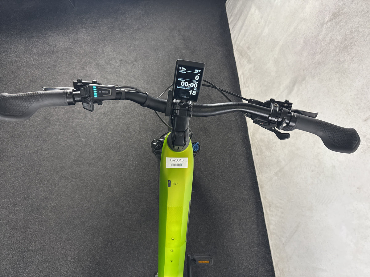 Cube Kathmandu Hybrid Pro gebraucht – Cockpit aus Fahrersicht