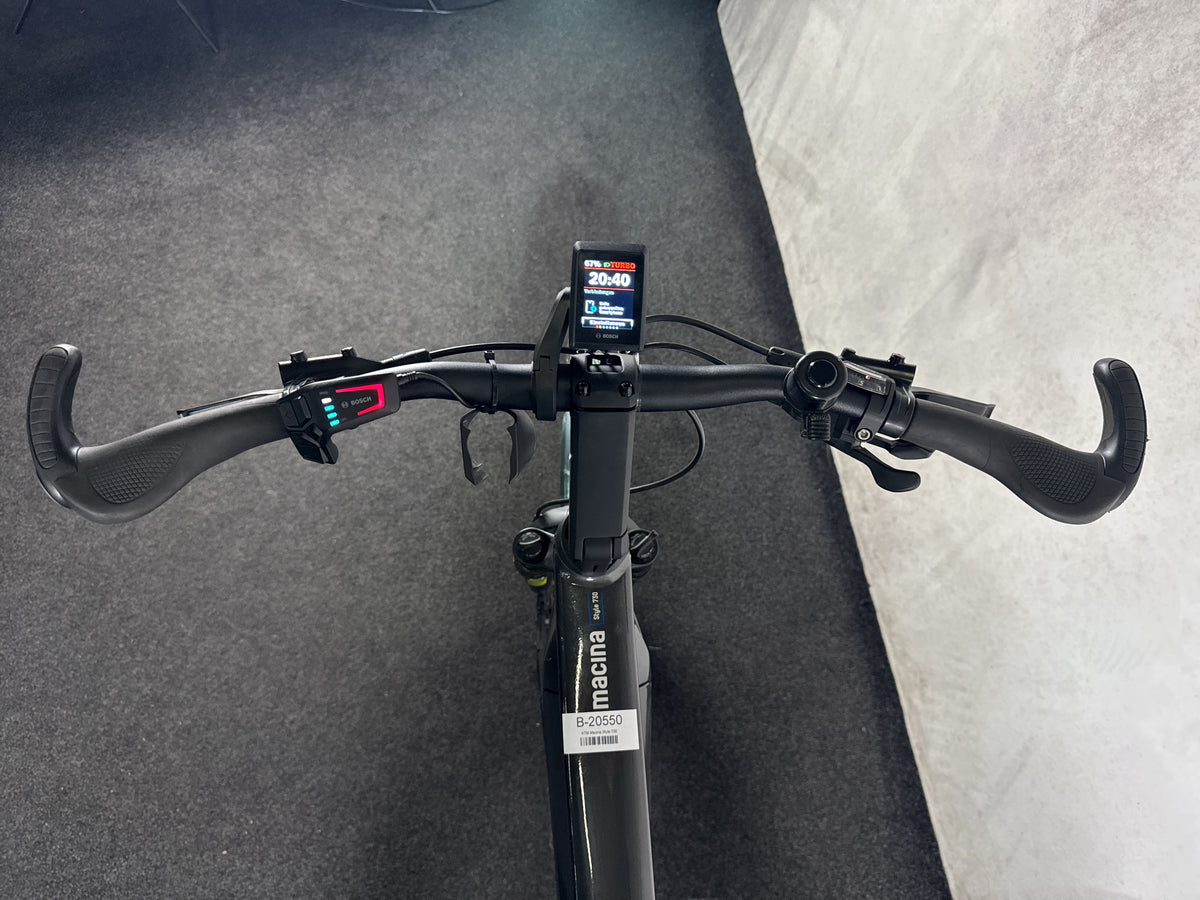 KTM Macina Style 730 gebraucht – Cockpit aus Fahrersicht