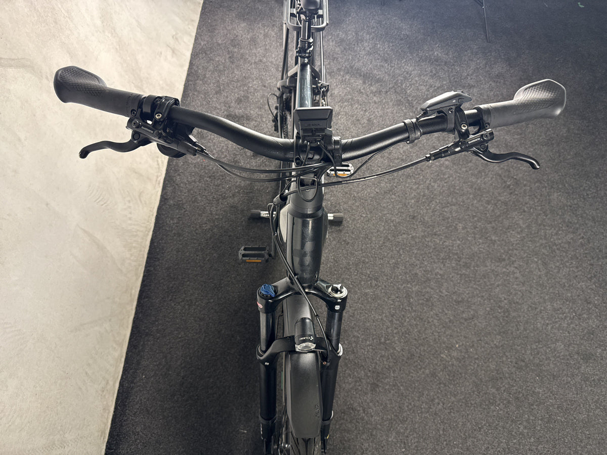 CUBE Kathmandu Hybrid EXC 750 gebraucht – Cockpit von vorne