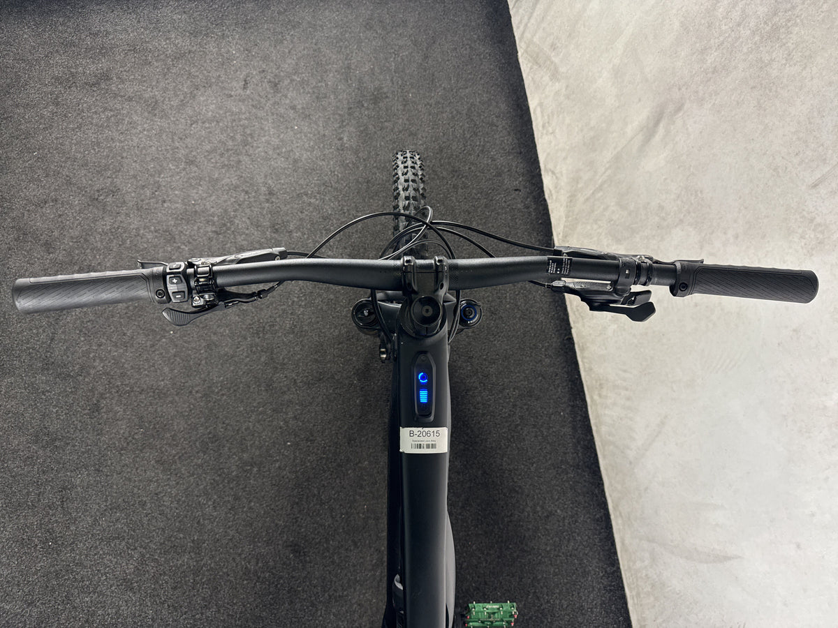 Specialized Levo Alloy gebraucht – Cockpit aus Fahrersicht