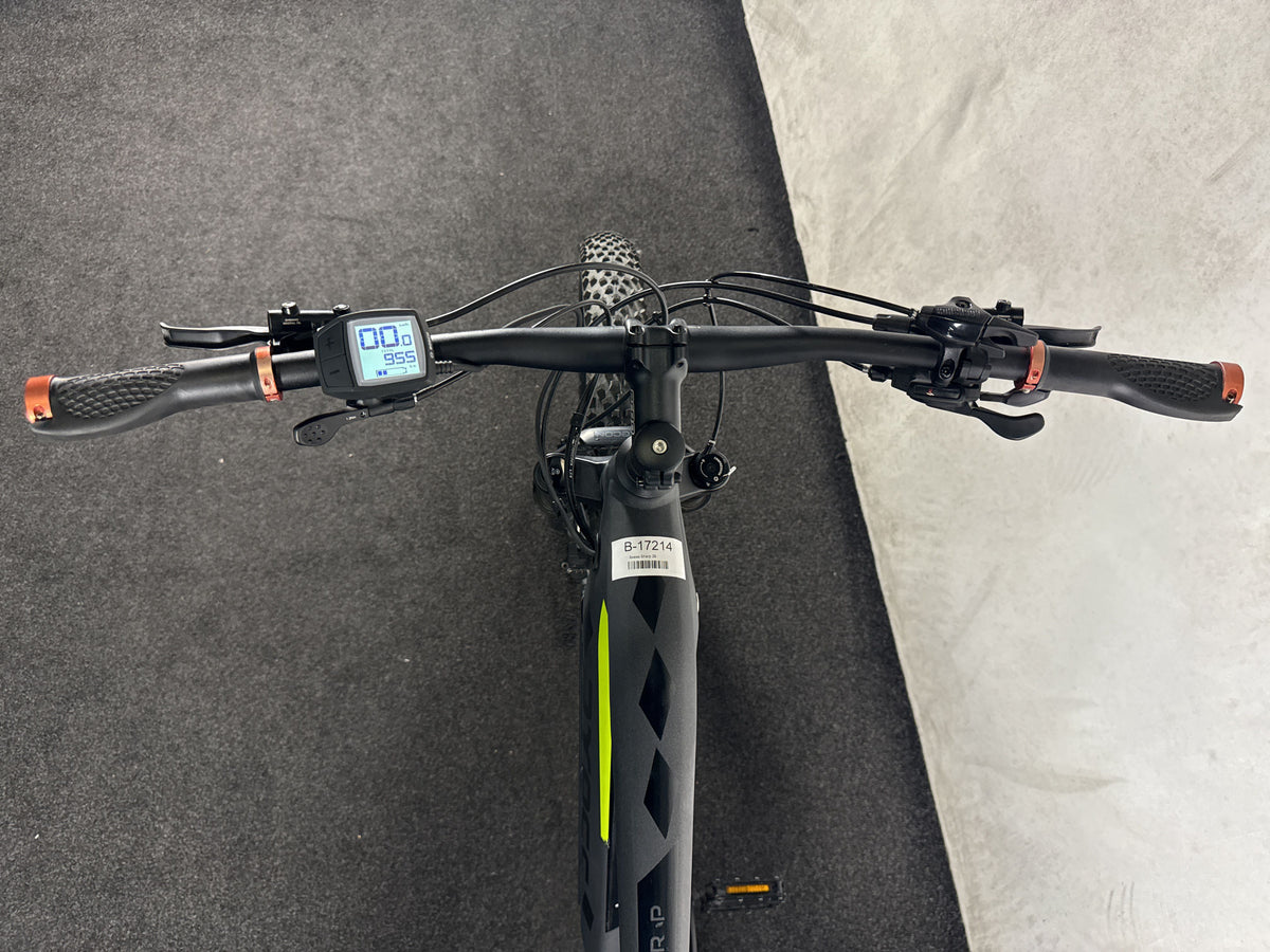 Axess Sharp 29 gebraucht – Cockpit aus Fahrersicht