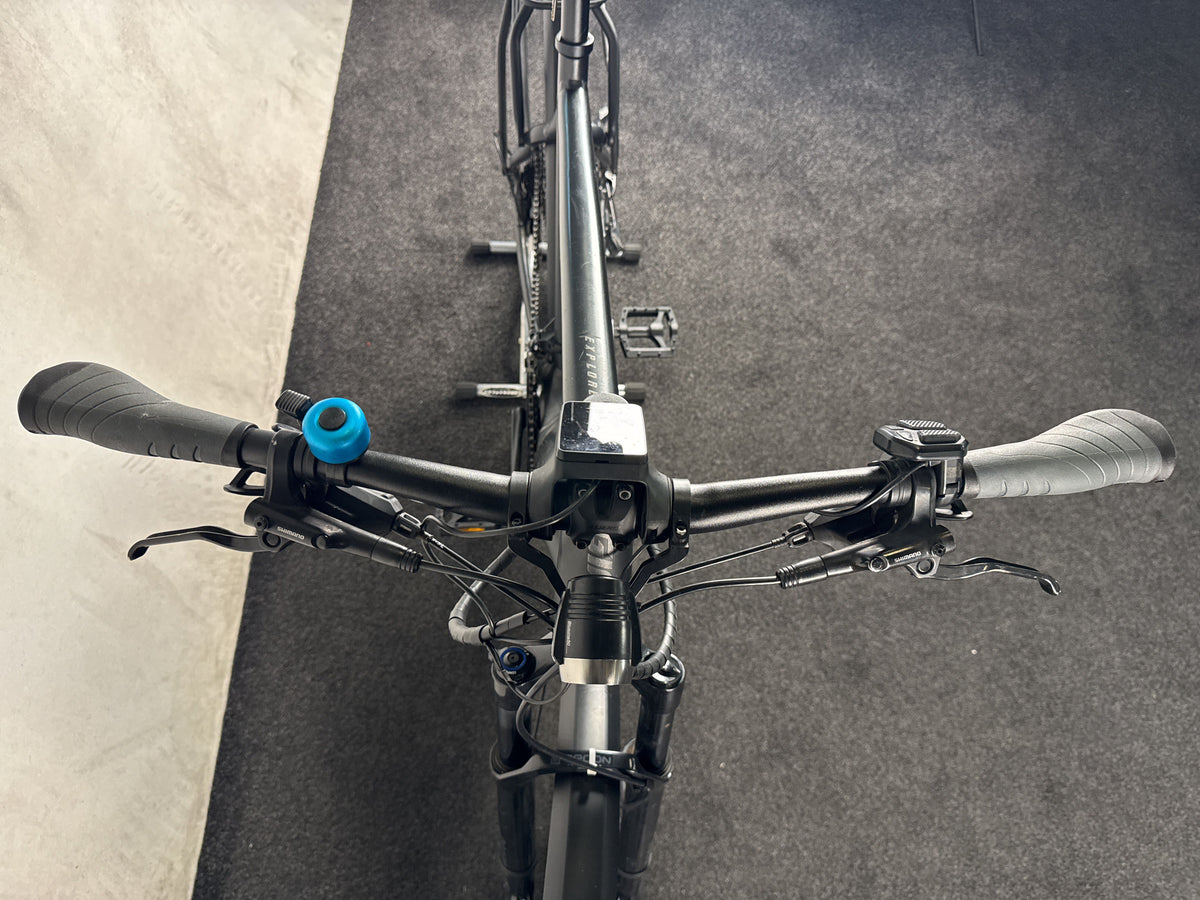 Giant Explore E+ 1 625 GTS gebraucht – Cockpit von vorne