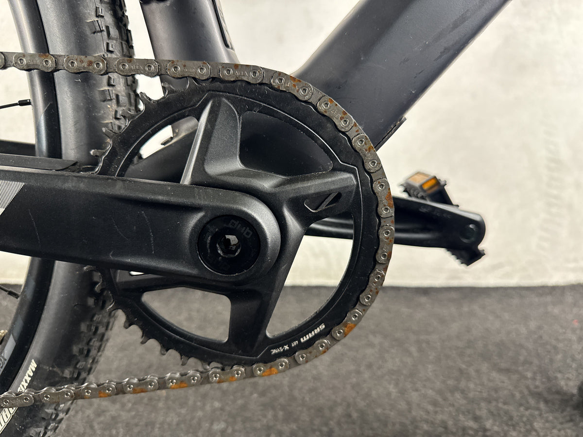 Mondraker Dusty gebraucht – Motor von rechts