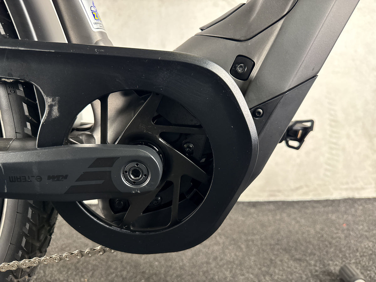 KTM Cento 11 Plus gebraucht – Motor von rechts