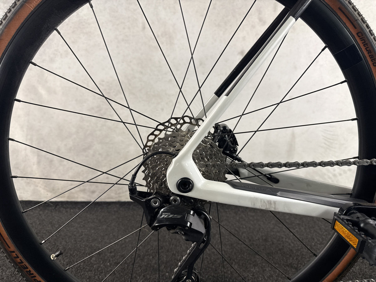 Orbea Gain M30 gebraucht – Hinterradnabe und Schaltung