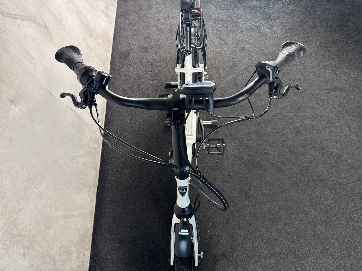 GermanXia MOBILEMASTER E5K PP CX gebraucht – Cockpit von vorne