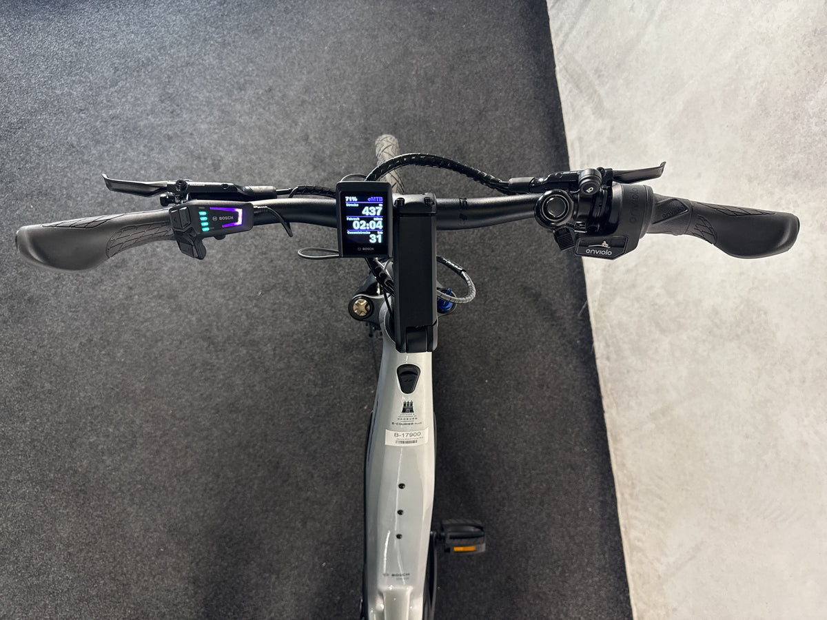 Stevens E-Courier Plus Forma gebraucht – Cockpit aus Fahrersicht