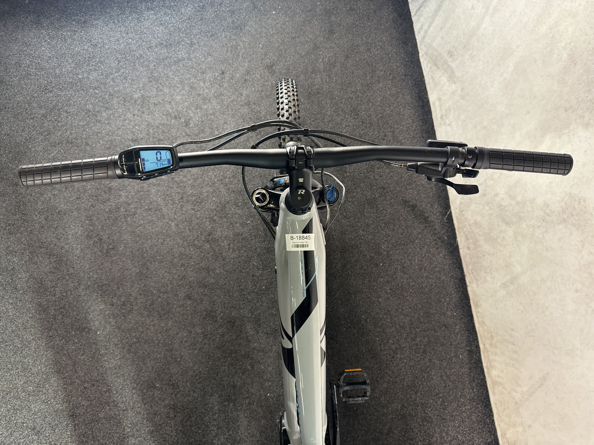 Raymon FullRay 130E 5.0 gebraucht – Cockpit aus Fahrersicht