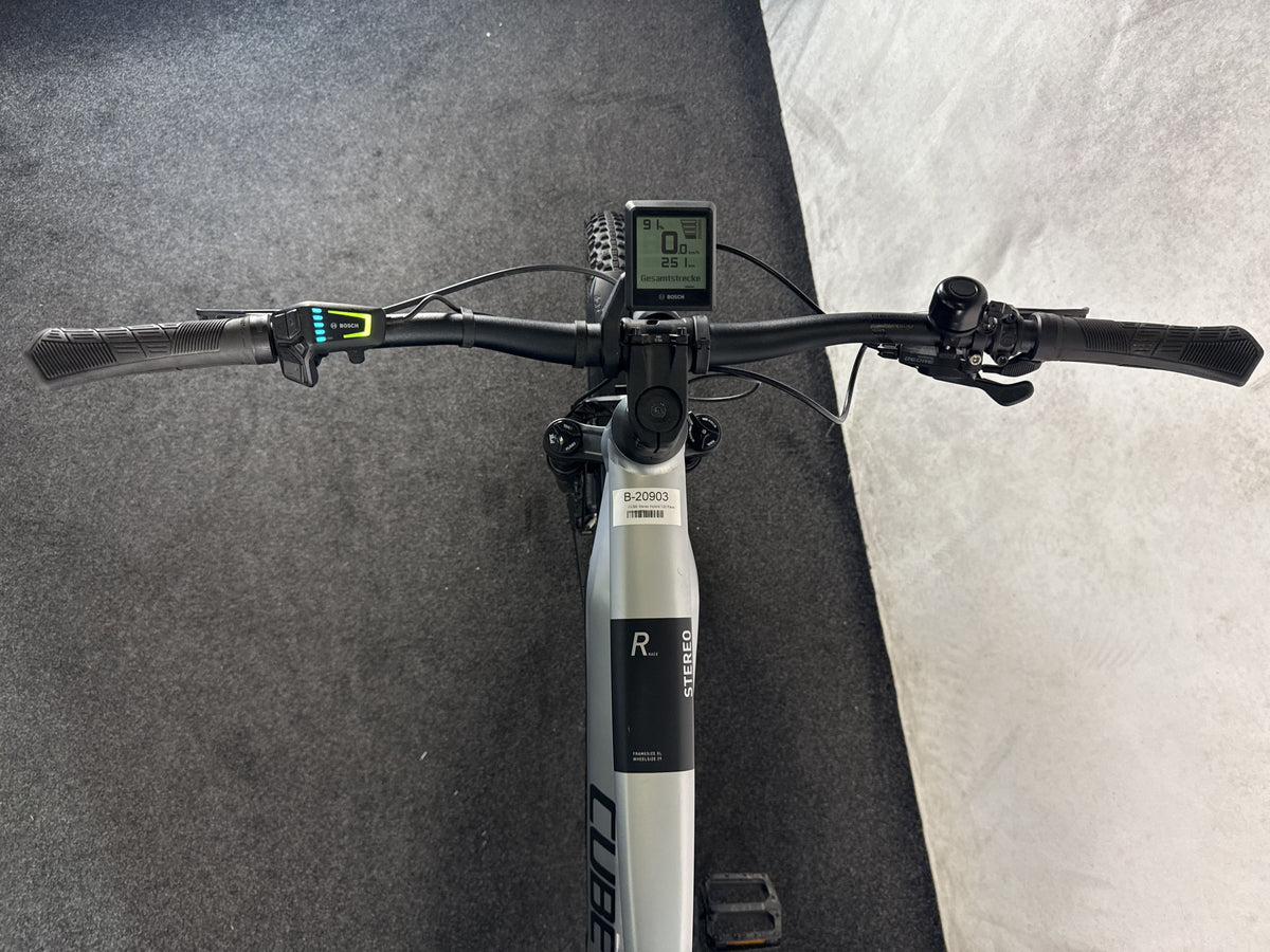 CUBE Stereo Hybrid 120 Race Allroad 750 gebraucht – Cockpit aus Fahrersicht