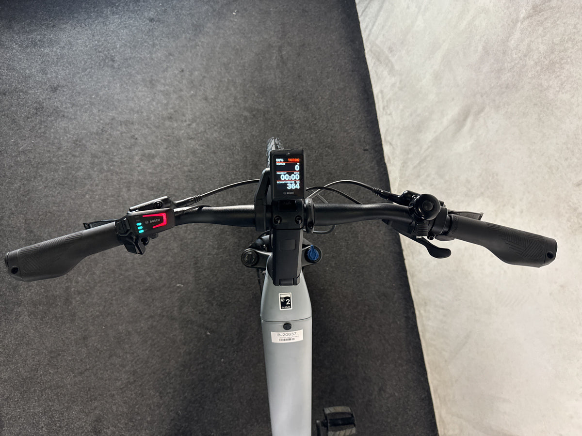 Advanced TREKKING Pro Wave gebraucht – Cockpit aus Fahrersicht