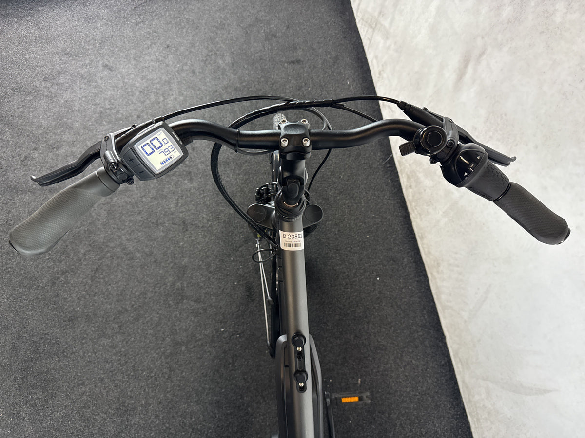 Triumph E-Cloud Plus 4 gebraucht – Cockpit aus Fahrersicht