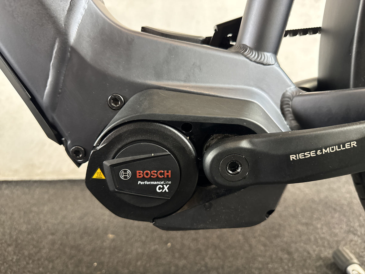 Riese & Müller Charger4 GT vario gebraucht – Motor von links