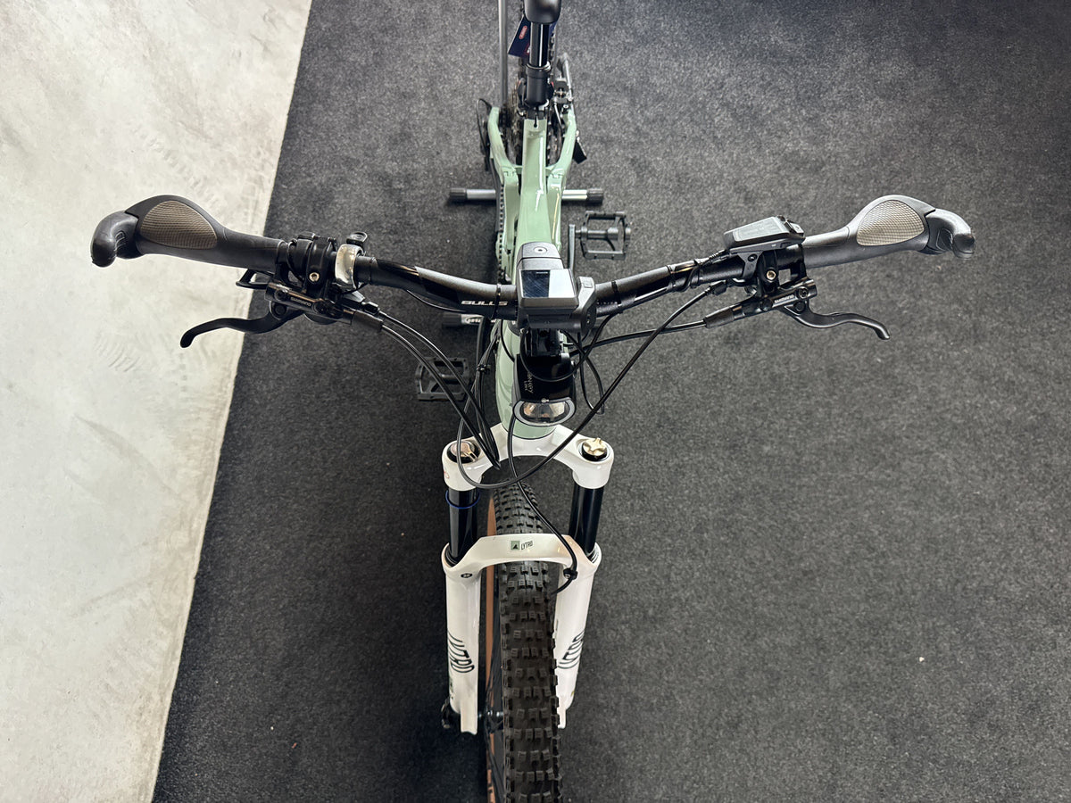 Bulls Aminga EVA TR 1 gebraucht – Cockpit von vorne