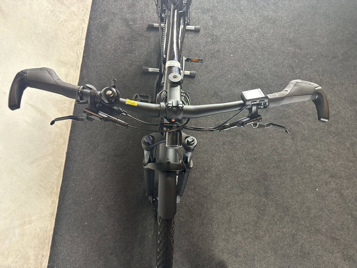 Giant Explore E+ 1 625 GTS gebraucht – Cockpit von vorne