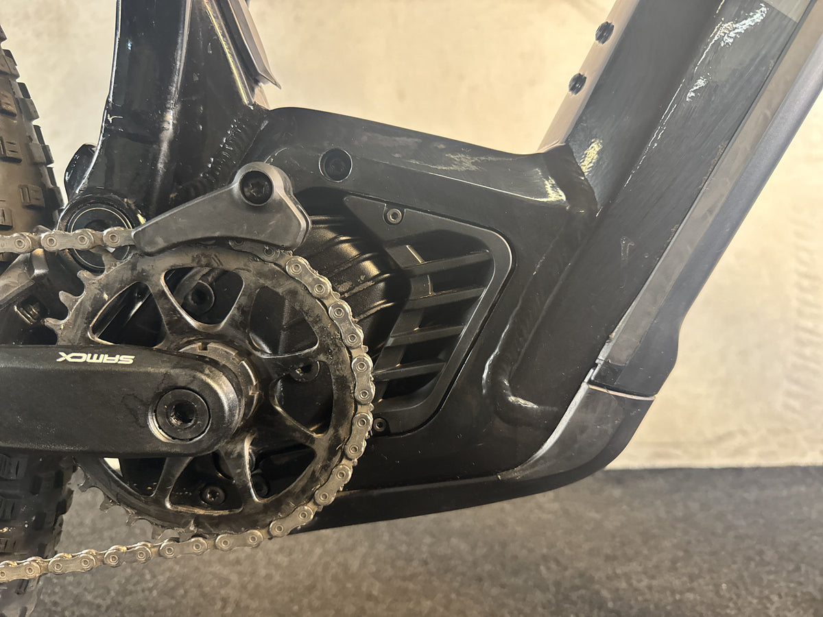 Focus THRON² 6.9 gebraucht – Motor von rechts