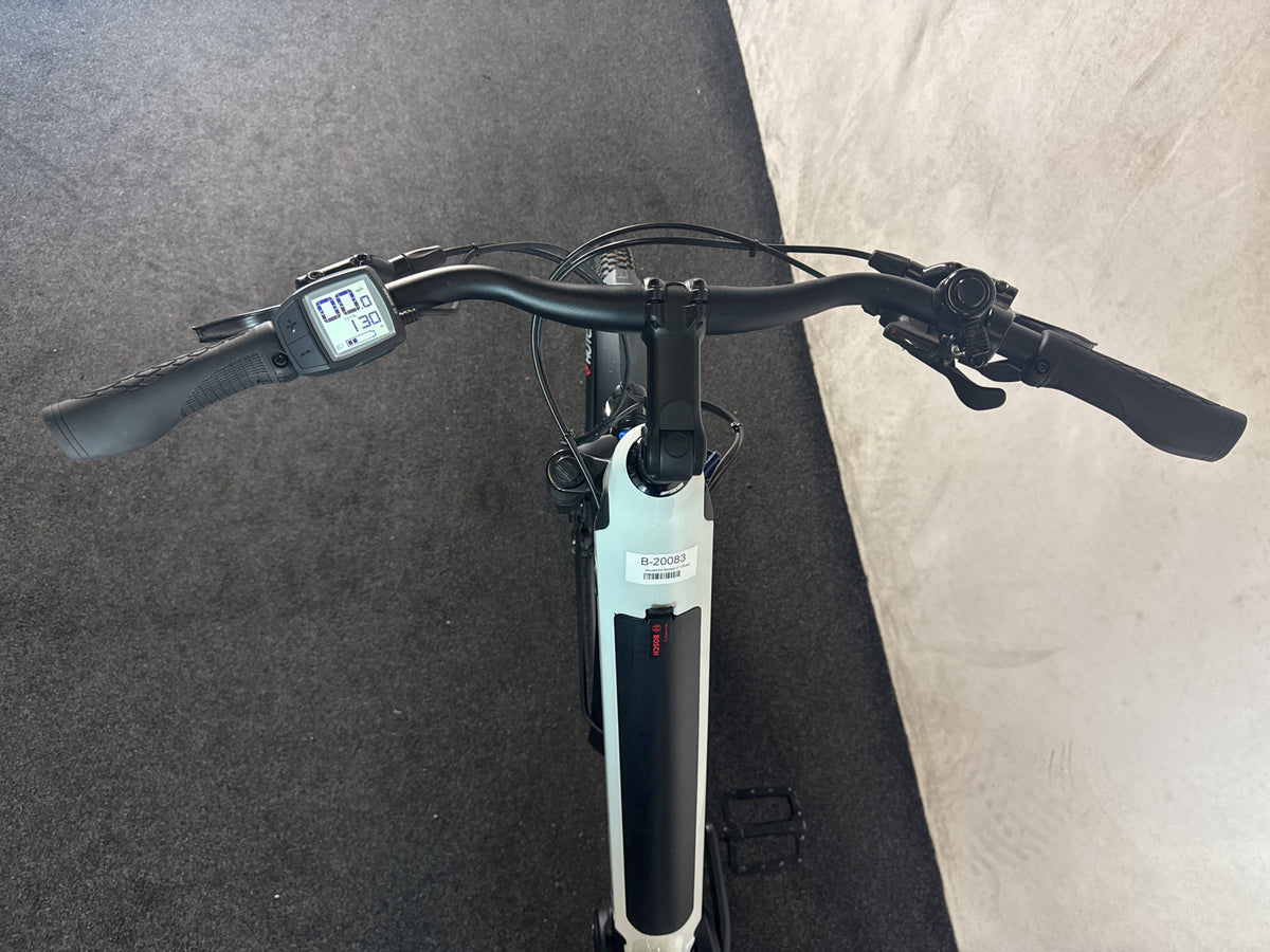 Moustache Samedi 27 Open Xroad gebraucht – Cockpit aus Fahrersicht