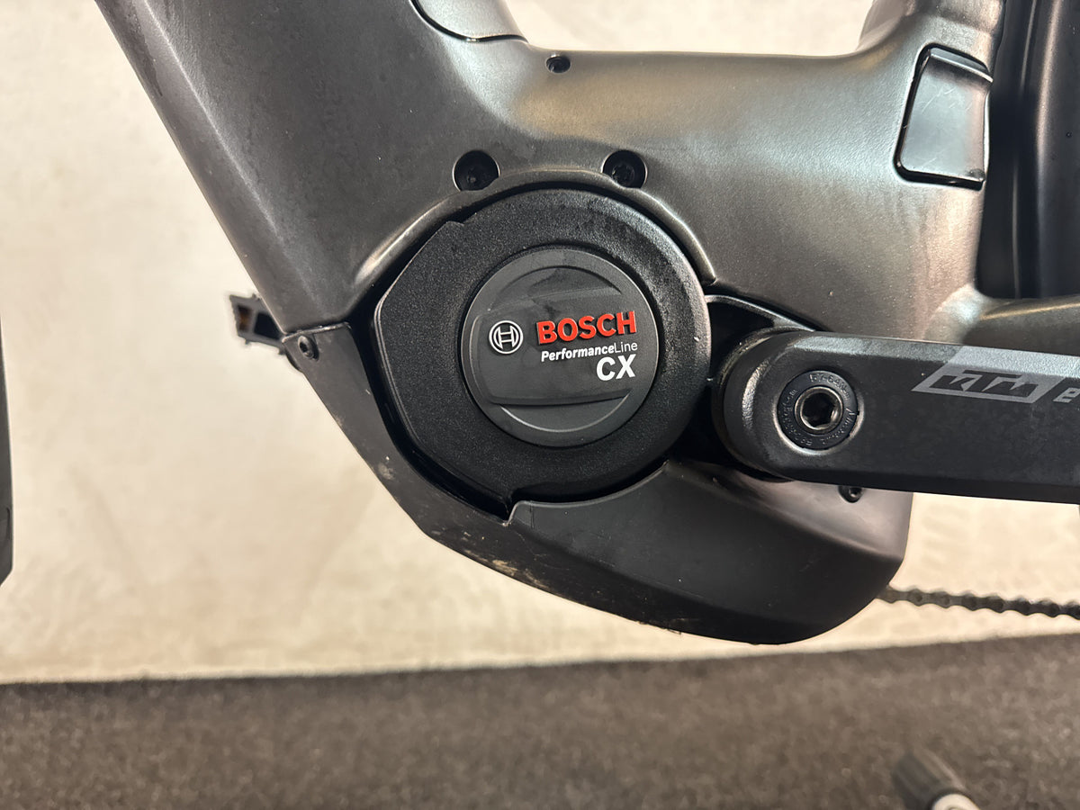 KTM Macina Limited gebraucht – Motor von links