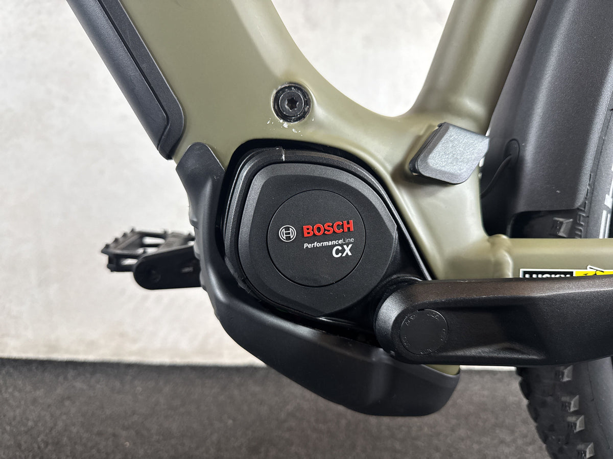 CUBE Reaction Hybrid Pro 800 Allroad gebraucht – Motor von links
