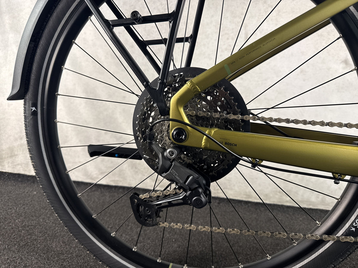 CUBE Touring Hybrid Pro 800 gebraucht – Hinterradnabe und Schaltung