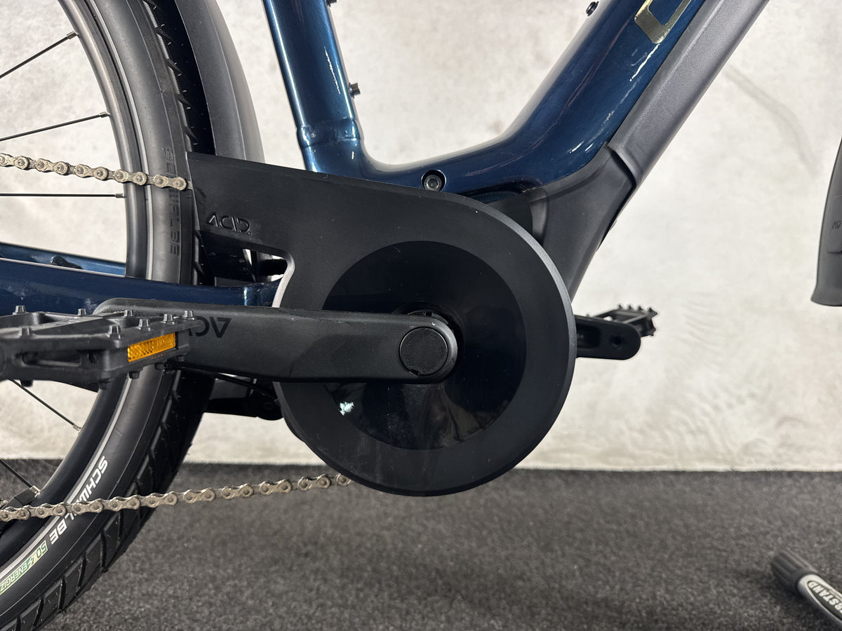 CUBE Touring Hybrid ONE 625 gebraucht – Motor von rechts