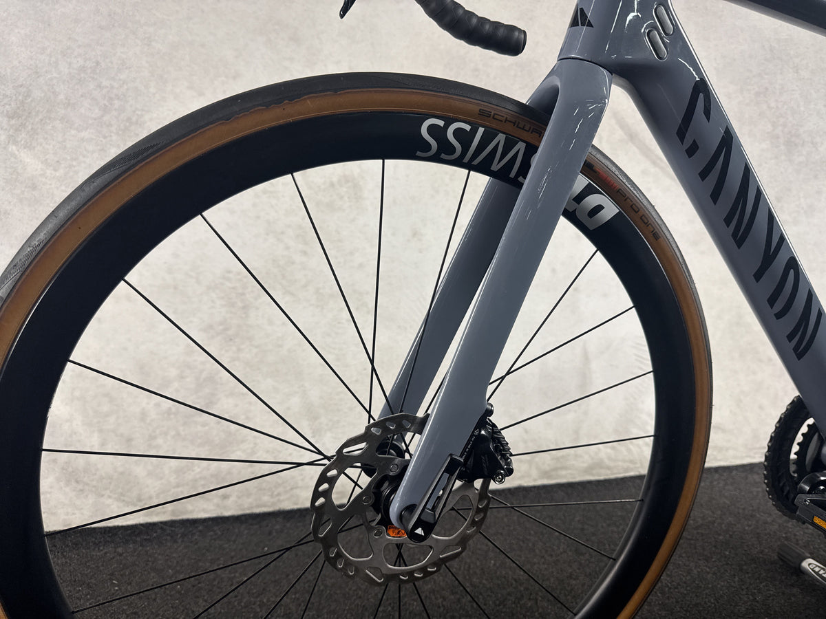 Canyon Endurace CF 7 Di2 gebraucht – Vorderrad und Gabel