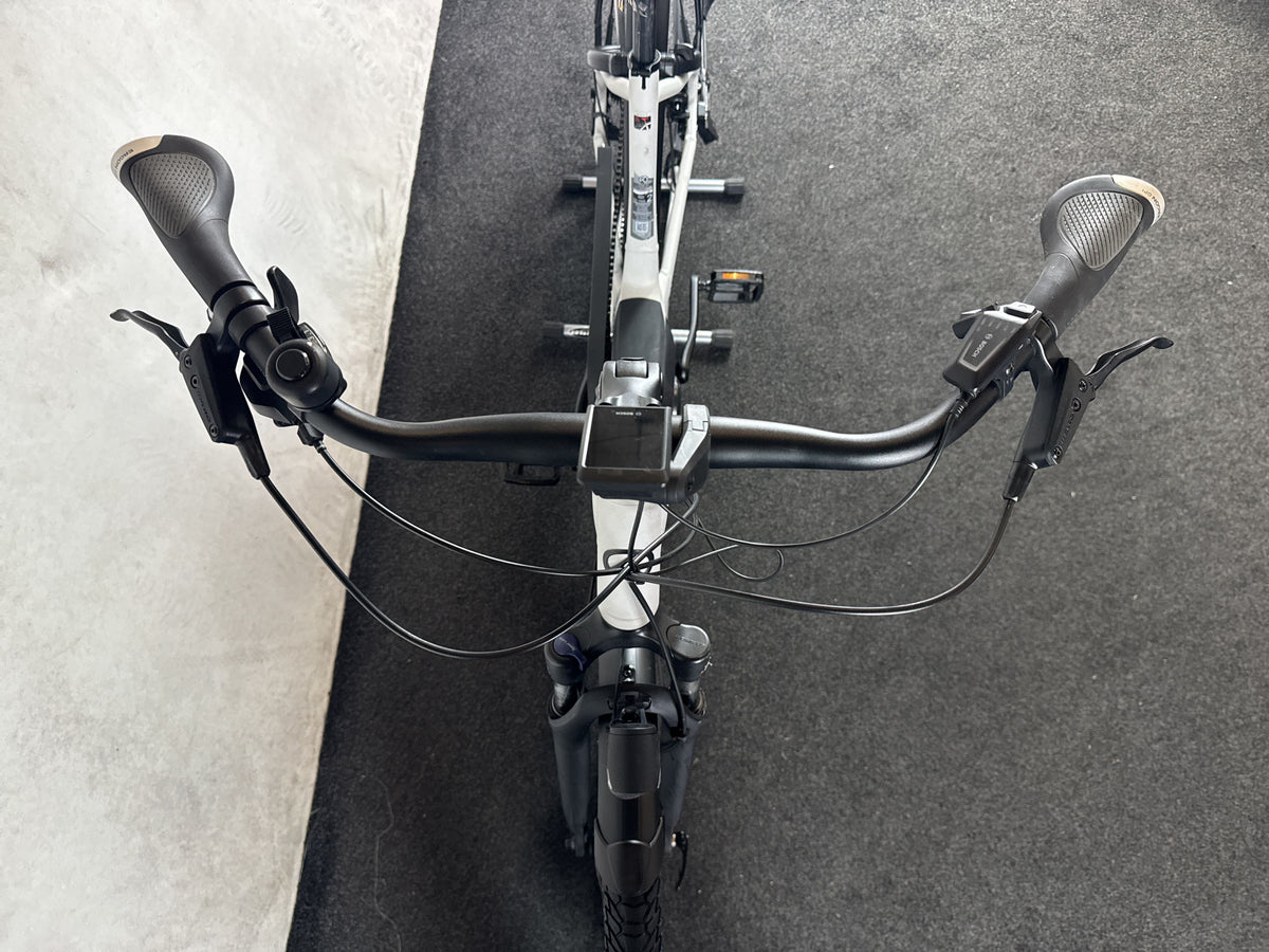 Kalkhoff Endeavour 1 gebraucht – Cockpit von vorne