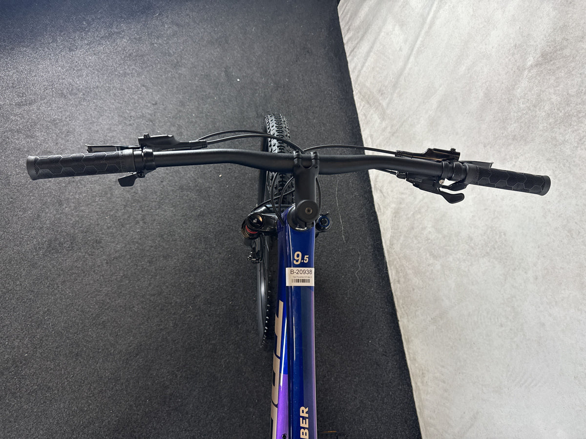 Trek Procaliber 9.5 Gen 3 gebraucht – Cockpit aus Fahrersicht