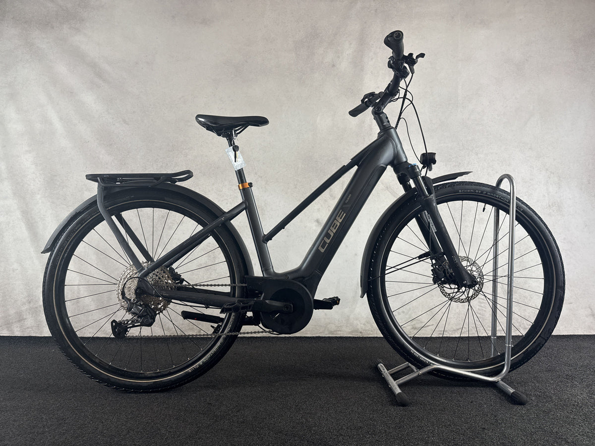 CUBE Touring Hybrid Pro 625 gebraucht – Seitenansicht rechts